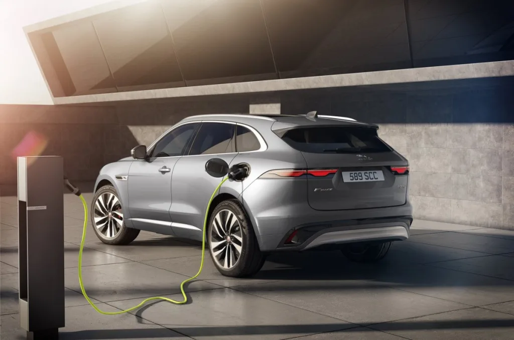 Jaguar F-Pace P400e