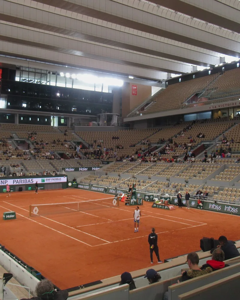 Tenniscore : pourquoi le tennis est devenu une tendance mode