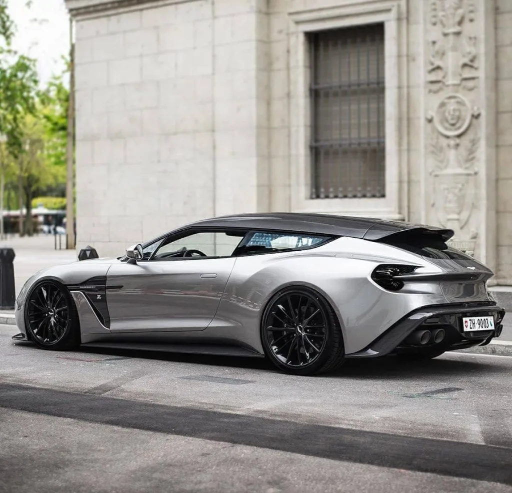 L'Aston Martin Vanquish Zagato Shooting Brake.