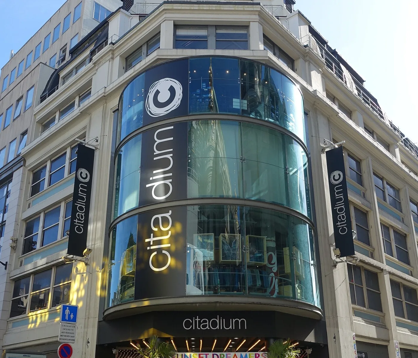 La façade du Citadium, rue de Caumartin à Paris
