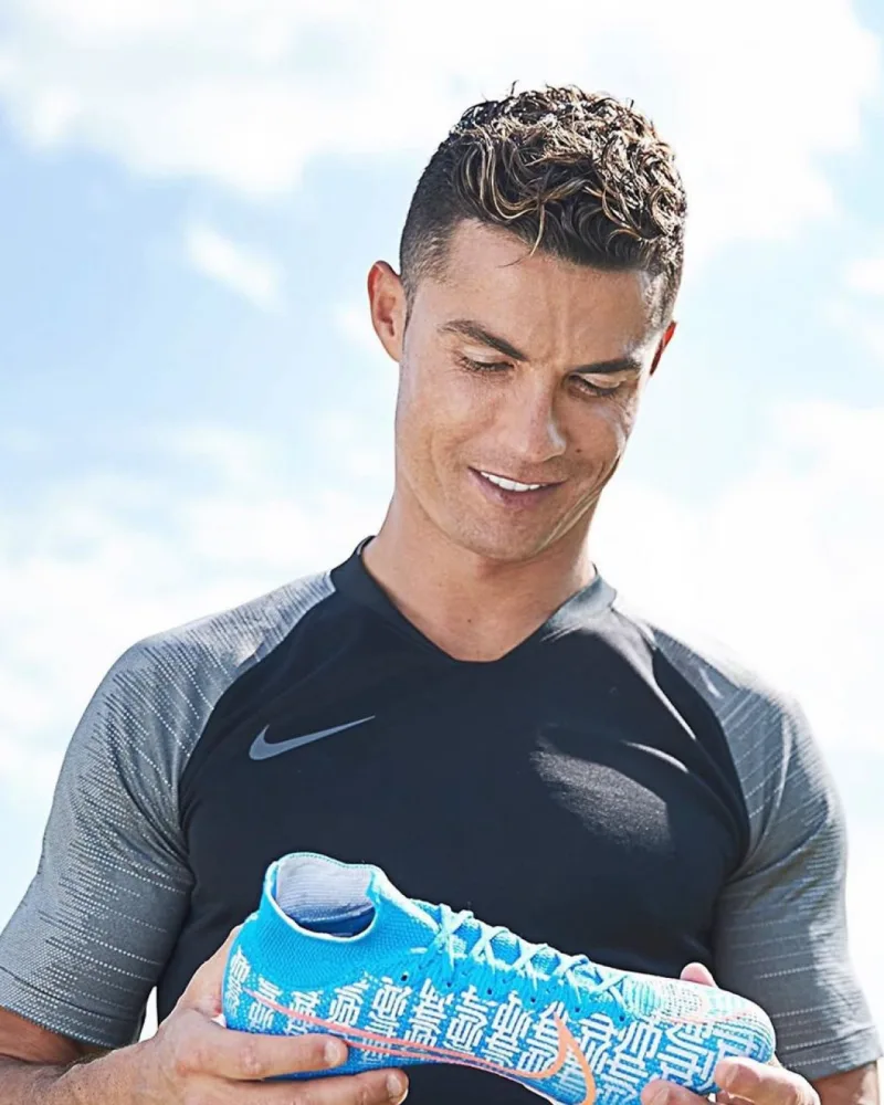 Cristiano Ronaldo gagne près d'un million de dollars grâce à un post sponsorisé sur Instagram