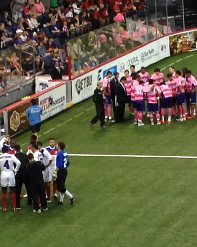 Des joueurs en maillot rose pour la sensibilisation au cancer du sein