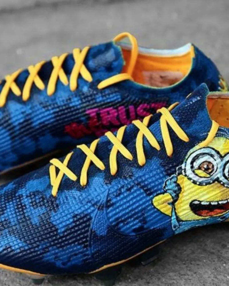 Les crampons d'Alexandre Lacazette.