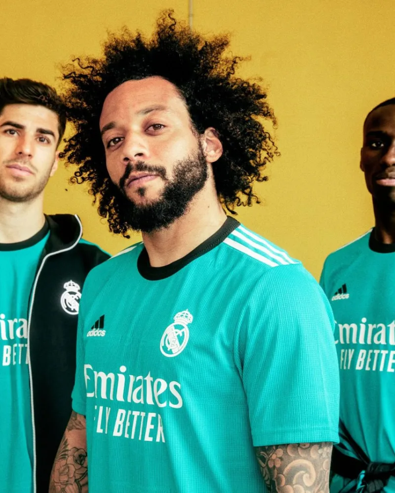 Le third kit 2021-2022 du Real Madrid.
