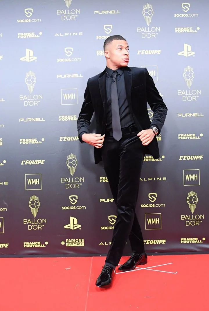 Kylian Mbappé signe un contrat de partenariat avec Dior