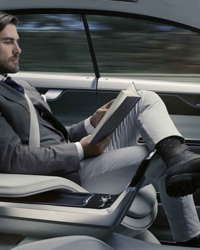 La voiture du futur va-t-elle prendre le pouvoir?