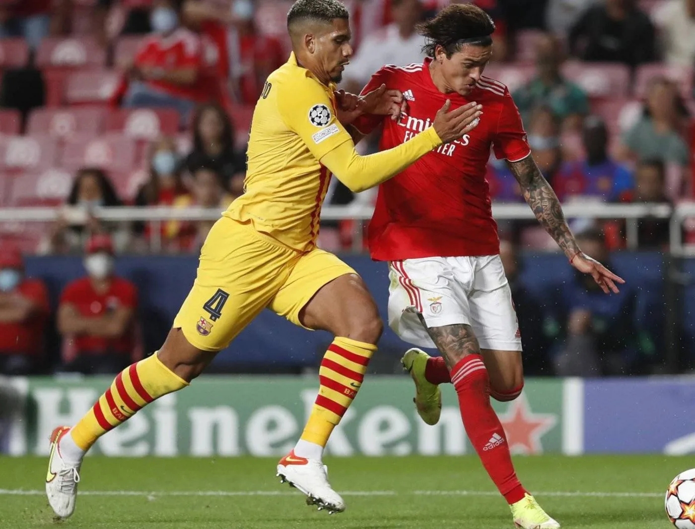 Le Barça (en jaune) a joué avec un maillot sorti en 2019