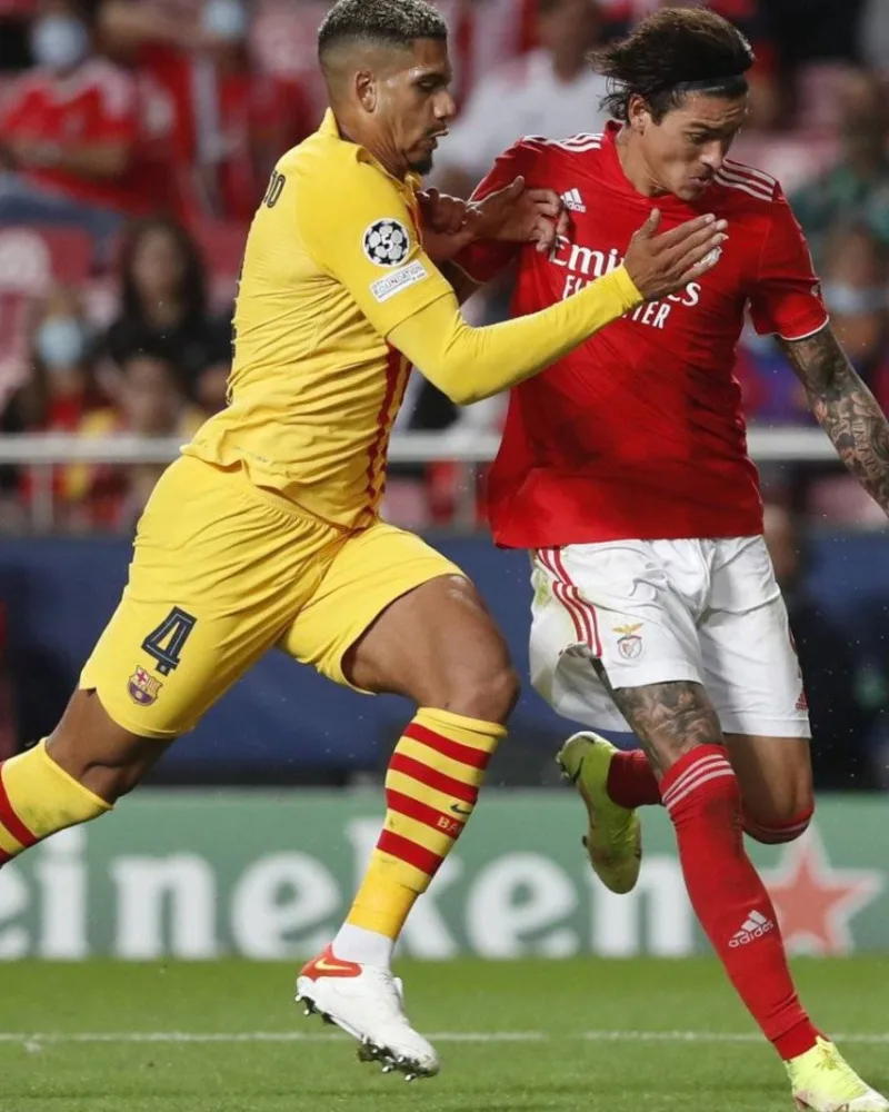Le Barça (en jaune) a joué avec un maillot sorti en 2019