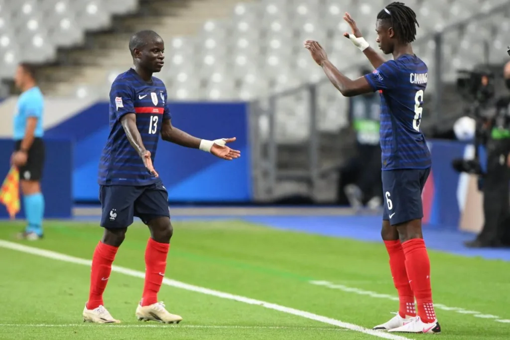 Eduardo Camavinga au moment d'entrer sur la pelouse du Stade de France.