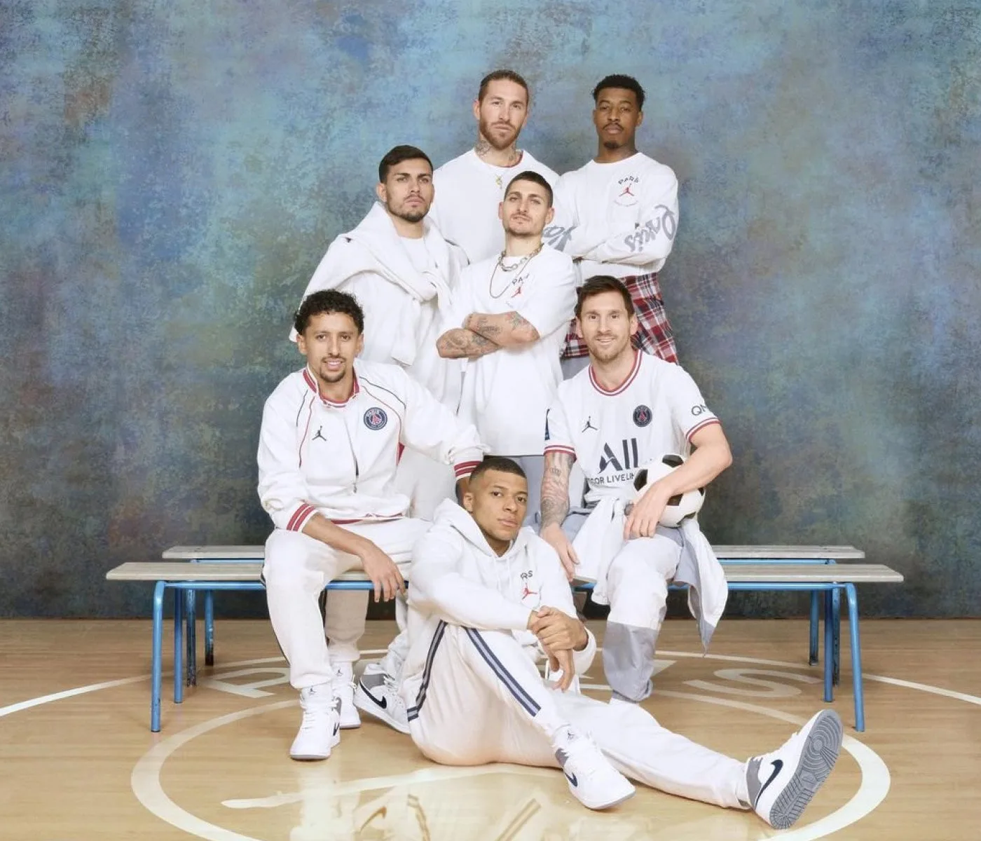 Le PSG dévoile son quatrième maillot avec Jordan