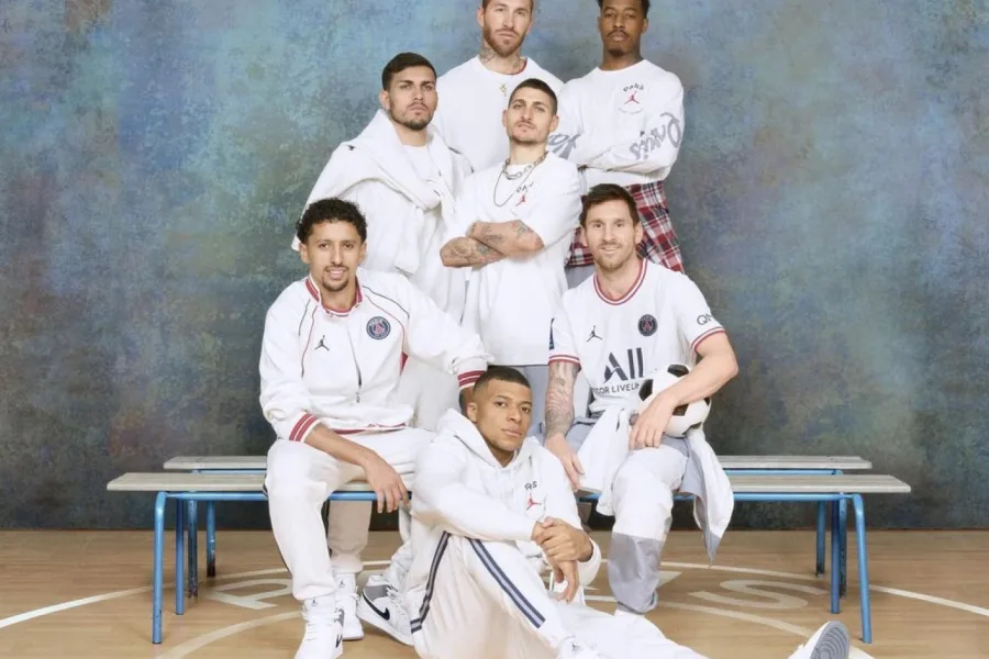 Le PSG dévoile son quatrième maillot avec Jordan