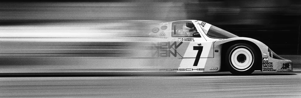La Porsche 956C Joest victorieuse des 24 Heures du Mans 1985, en filé