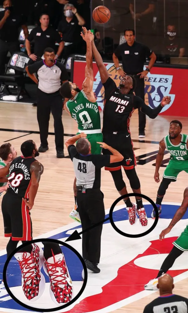 Bam Adebayo au duel avec Jayson Tatum.