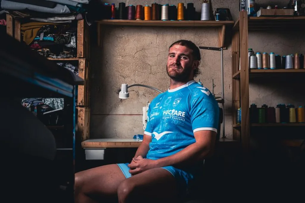 Un joueur du MHR avec le maillot de Champions Cup