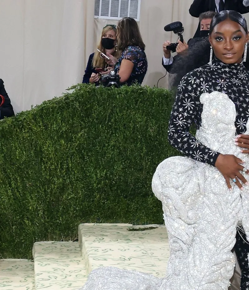 Mode : les gymnastes US enflamment le Met Gala
