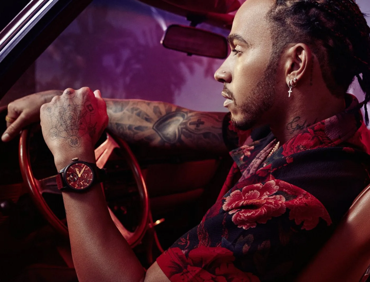 Lewis Hamilton a collaboré avec IWC pour créer une montre vendue en édition limitée.