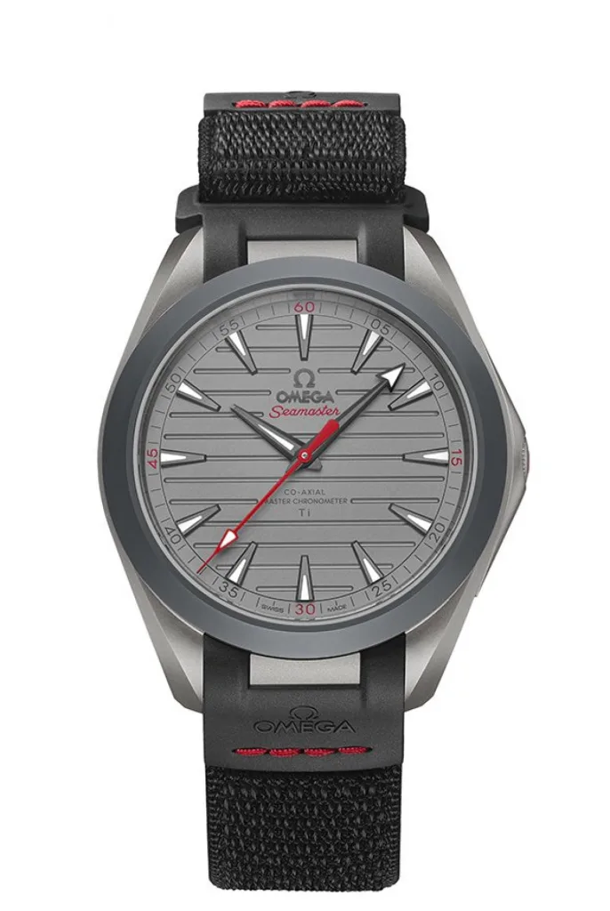 Montre Seamaster Aqua Terra Ultra Light Omega.