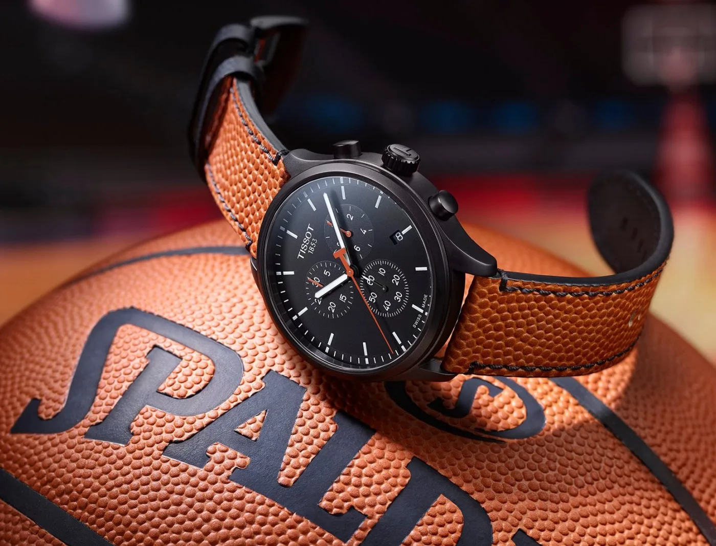 Montre Chrono XL Édition Spéciale NBA, Tissot, 330 euros.