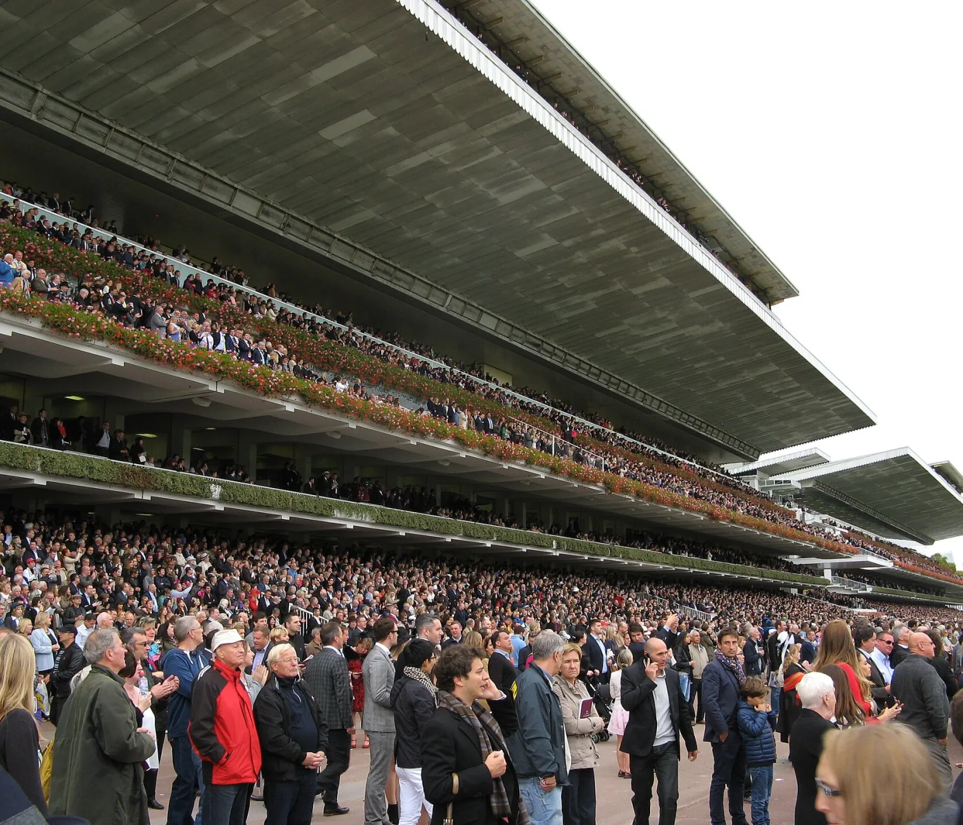 Le premier Prix de l'Arc de Triomphe est couru.