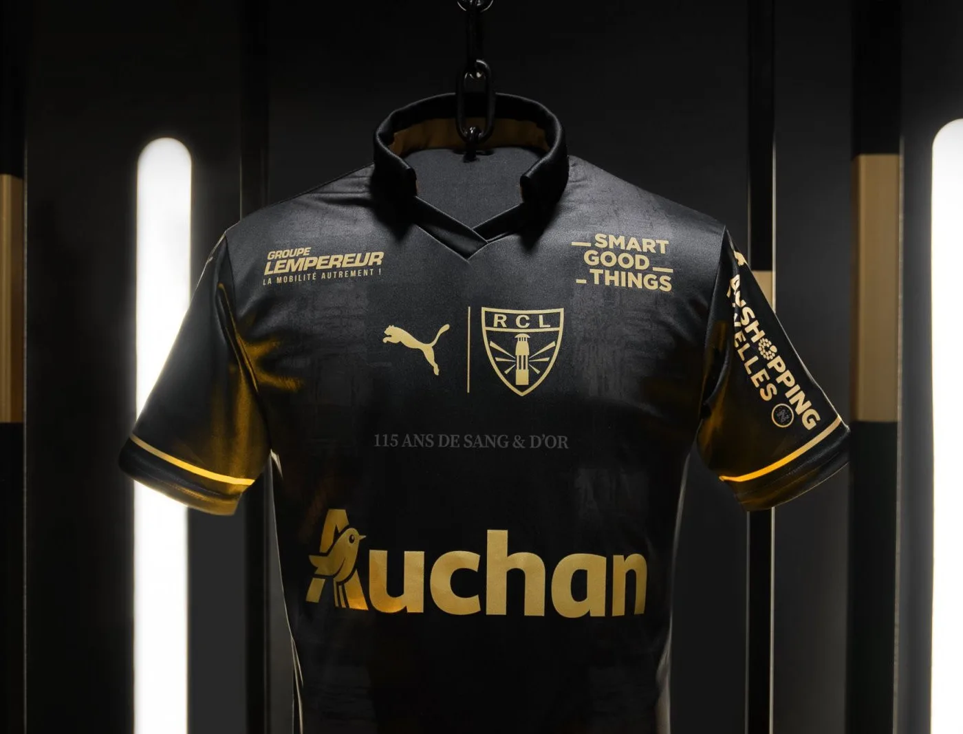 Le quatrième maillot du RC Lens.