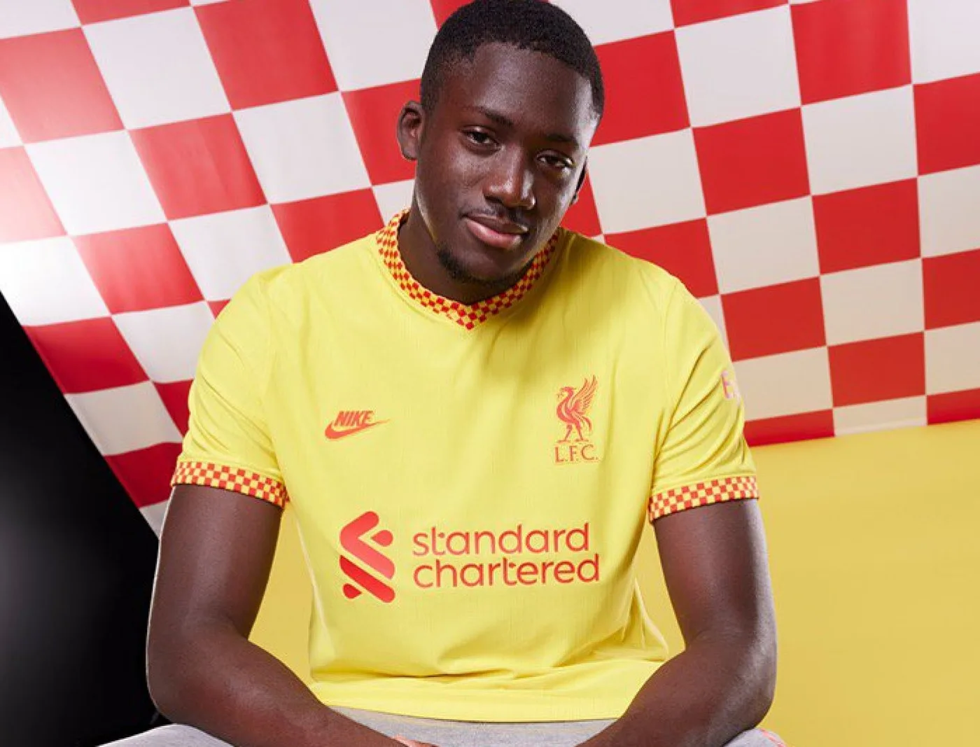 Le maillot third de Liverpool pour la saison 2021-2022.
