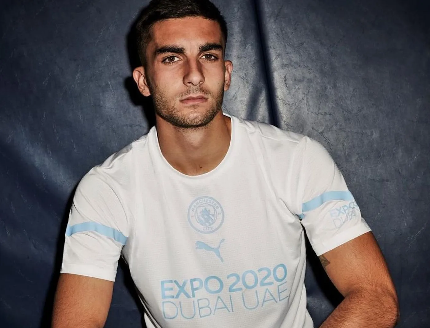 Un nouveau sponsor sur les maillots d'entraînement de Manchester City.