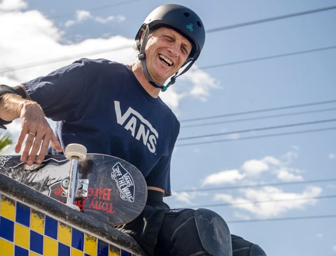 Tony Hawk rejoint Vans.