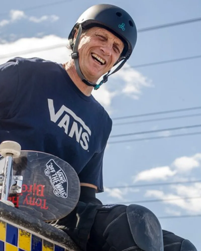 Tony Hawk rejoint Vans.